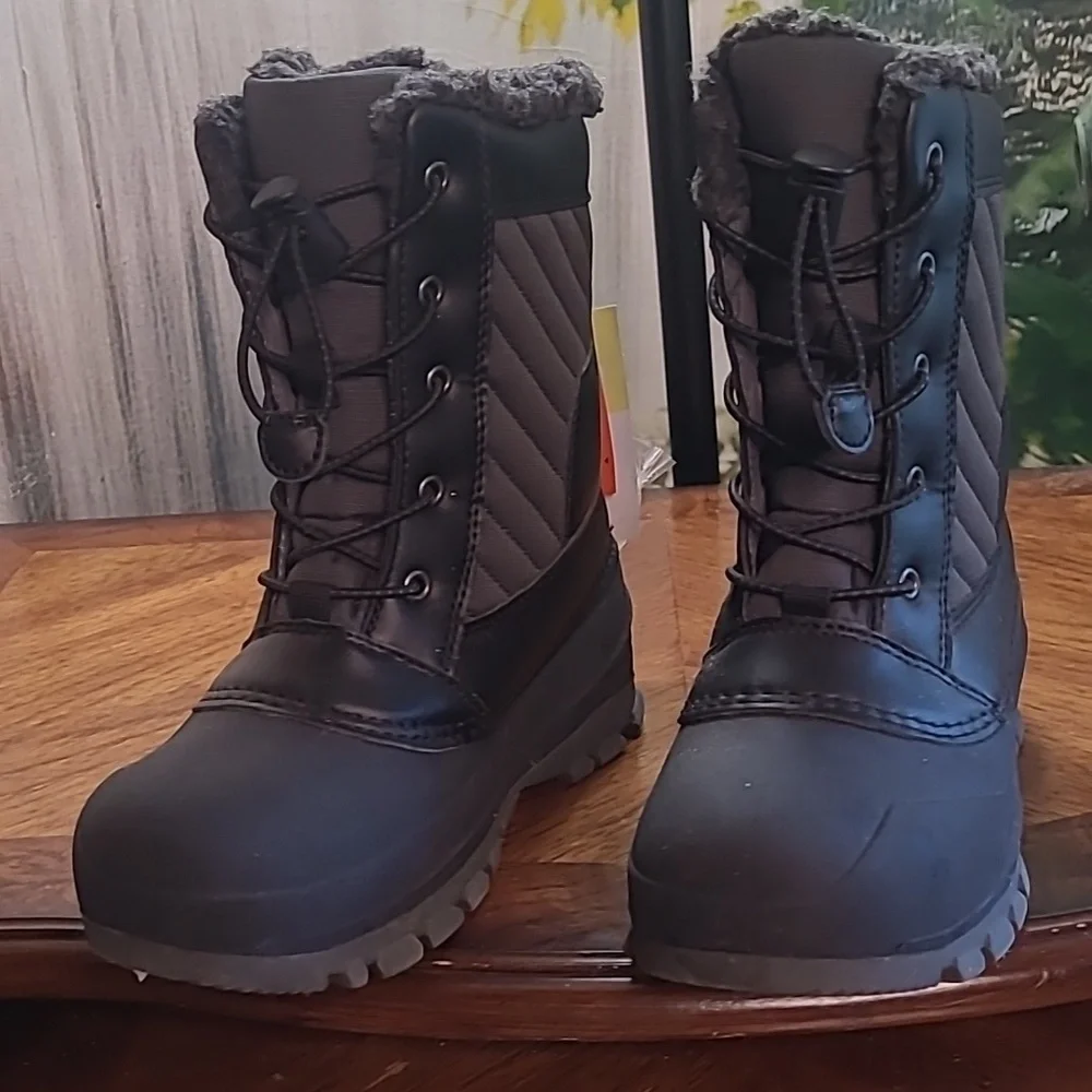 NWT! All in Motion Boys 2 Skylar Black waterproof winter faux fur snow boots